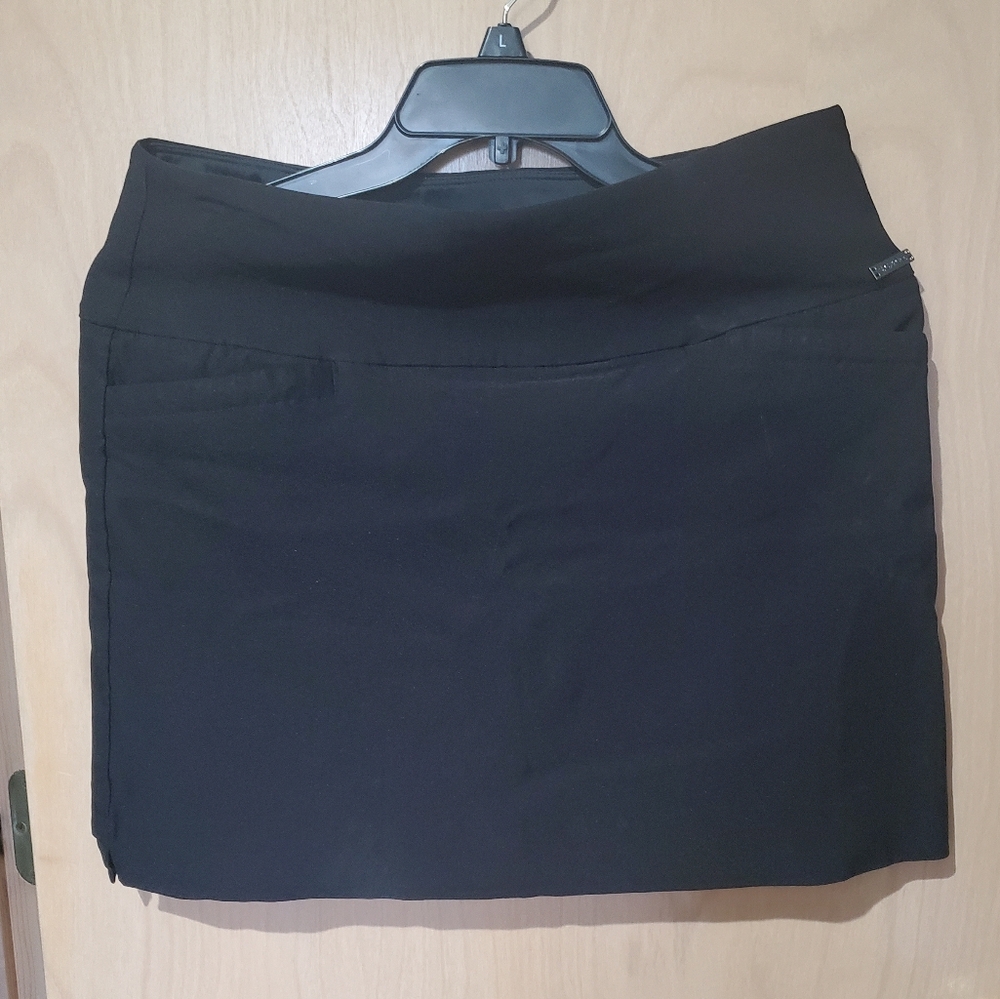 S.C.&Co., Size L, Black Skort